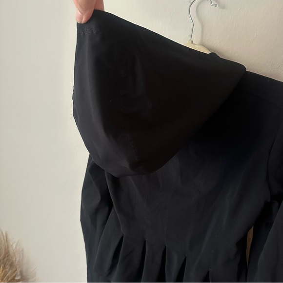 Lululemon Bust A Move Jacket Peplum Black Hood Soft Shell $178.00 - Picture 10 of 16